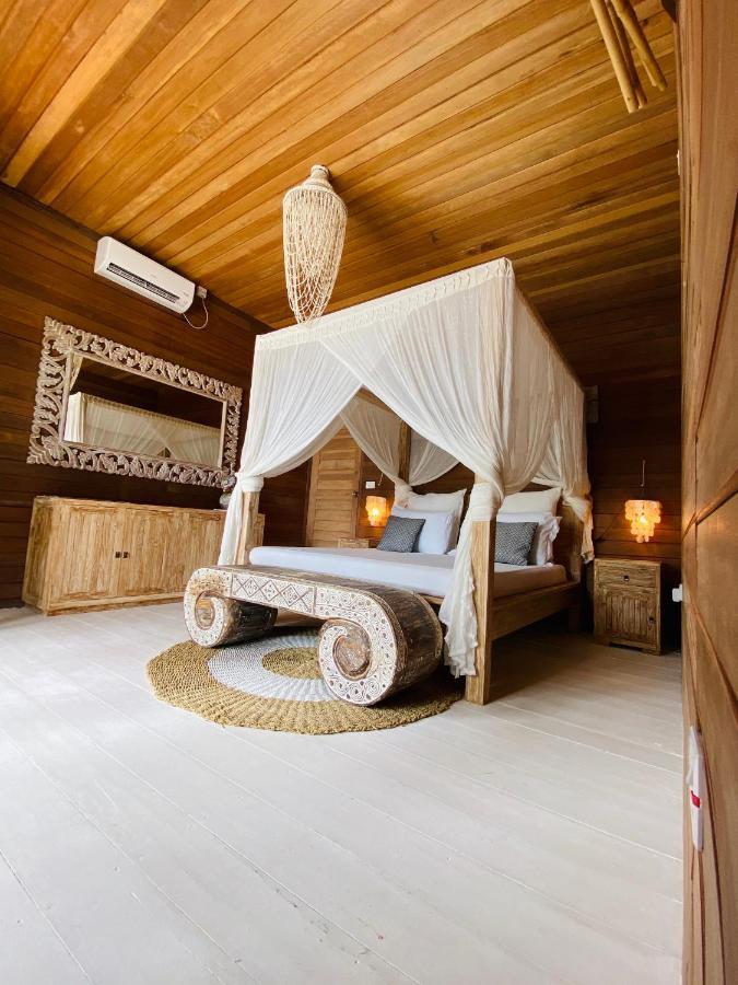 Met House * Thulusdhoo